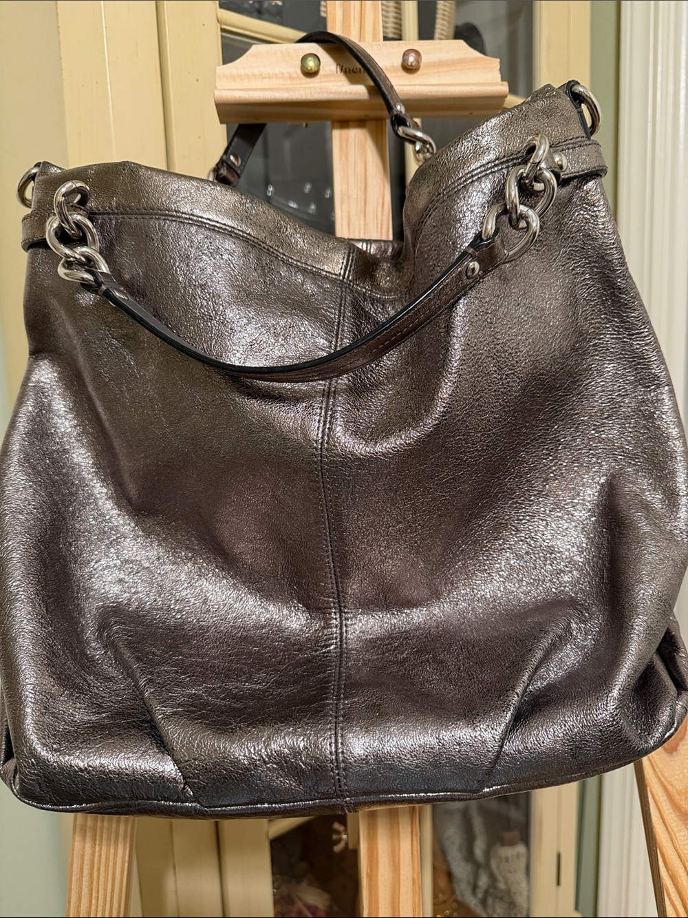 Coach gorgeous Metallic Brown Leather Shoulder Bag with Chain Accents